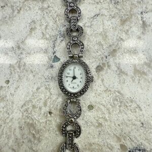Pre-‎ Owned Women's quartz Vintage style Marcasite bracelet watch